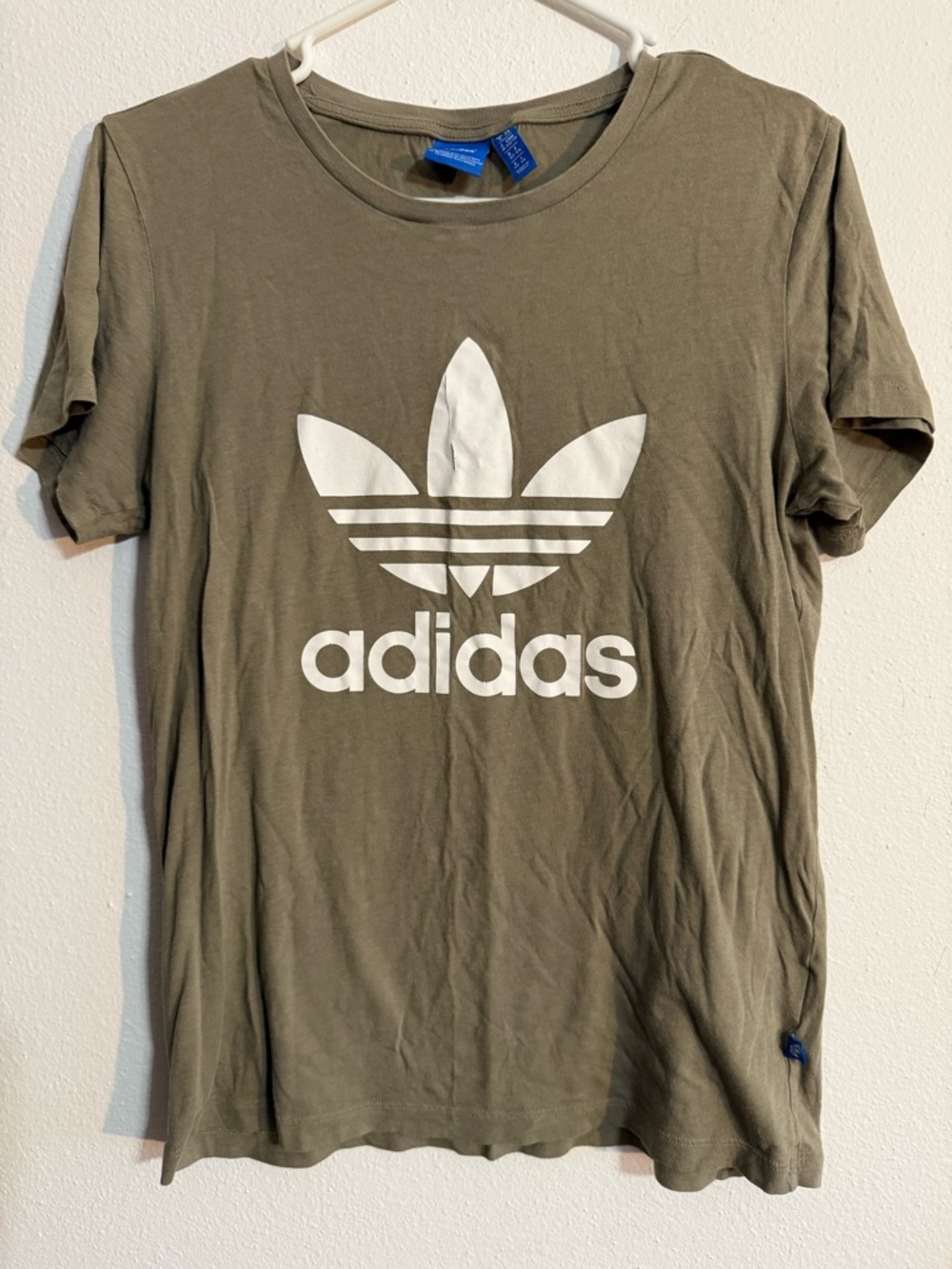 ▪️Adidas • Light Olive Green Short Sleeve Tee • Women’s XS